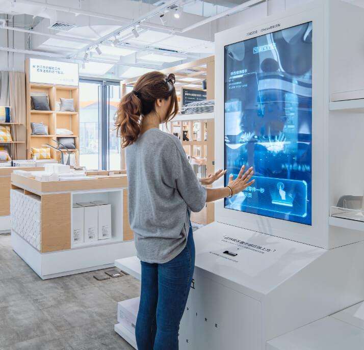 Interactive product visualization in a modern retail showroom